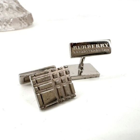 Burberry Mens‎ Rectangular Check Engraved Silver Tone Fashion Formal Cufflinks - Picture 1 of 9